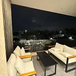 Metropolitan Vista - Lakeview Residence